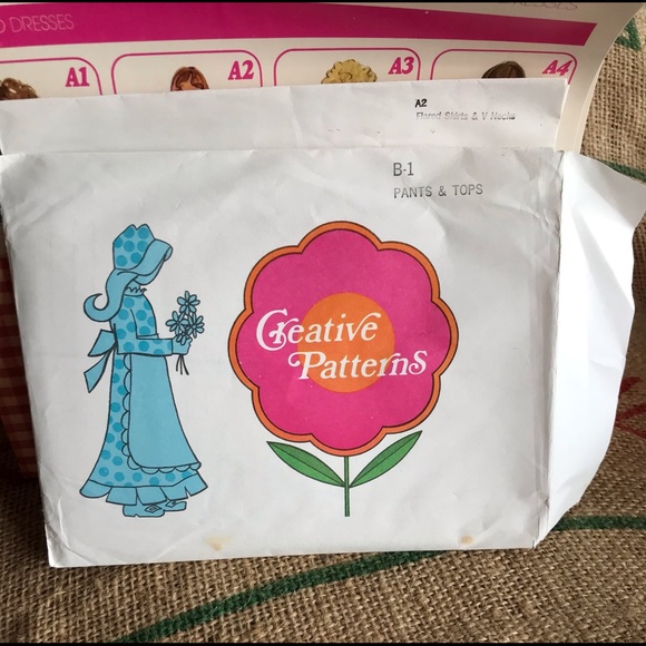 Box of Assorted Creative Patterns Vintage Sewing Crafts - Picture 5 of 8